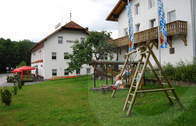 Garten-Spielplatz II (Großer Garten mit Hauseigenen Spielplatz für die Kinder)